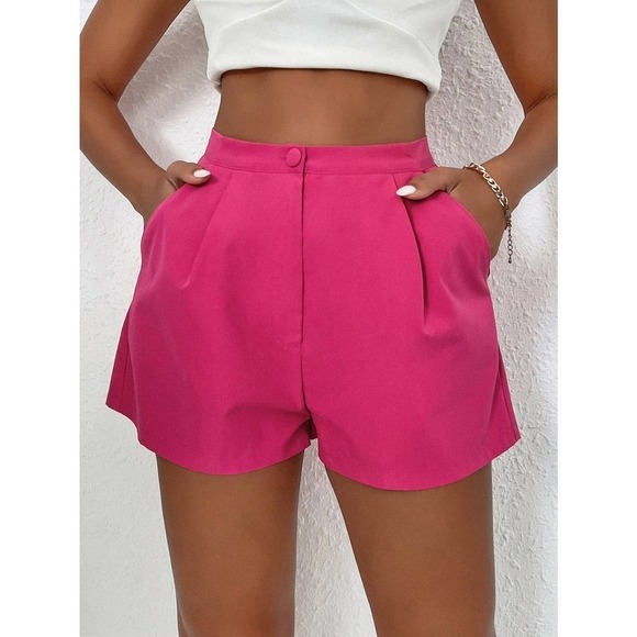 Plicated Detail Wide Leg Shorts with pockets - Picture 3 of 11